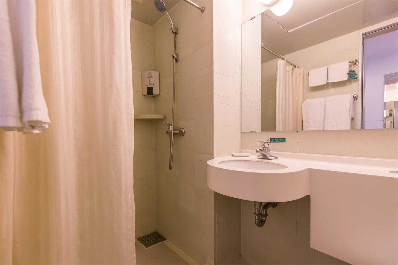Jinjiang Inn Guangzhou Sanyuanli Avenue Heyi Street Екстер'єр фото